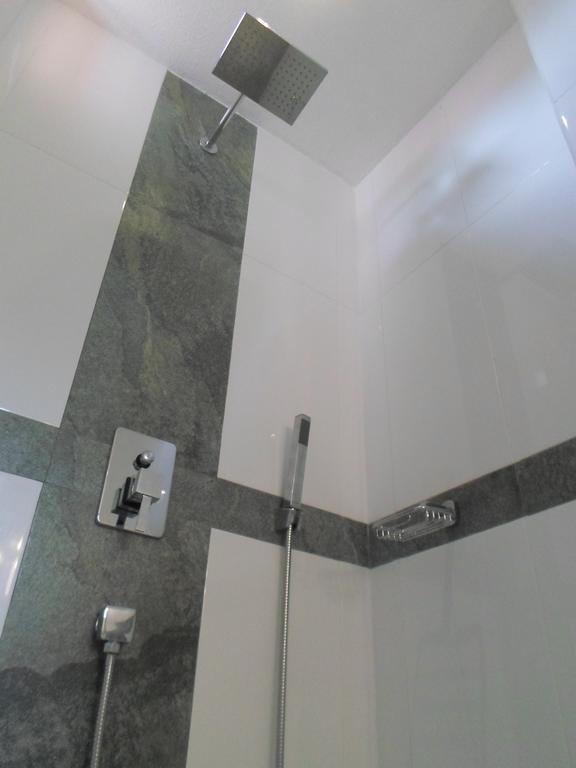 Nilas Guesthouse Hikkaduwa Room photo